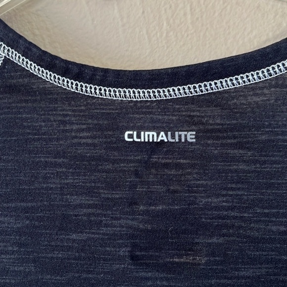 Adidas Climalite Short Sleeve Lightweight Top Size Medium Activewear Scoop Neck - Picture 7 of 13